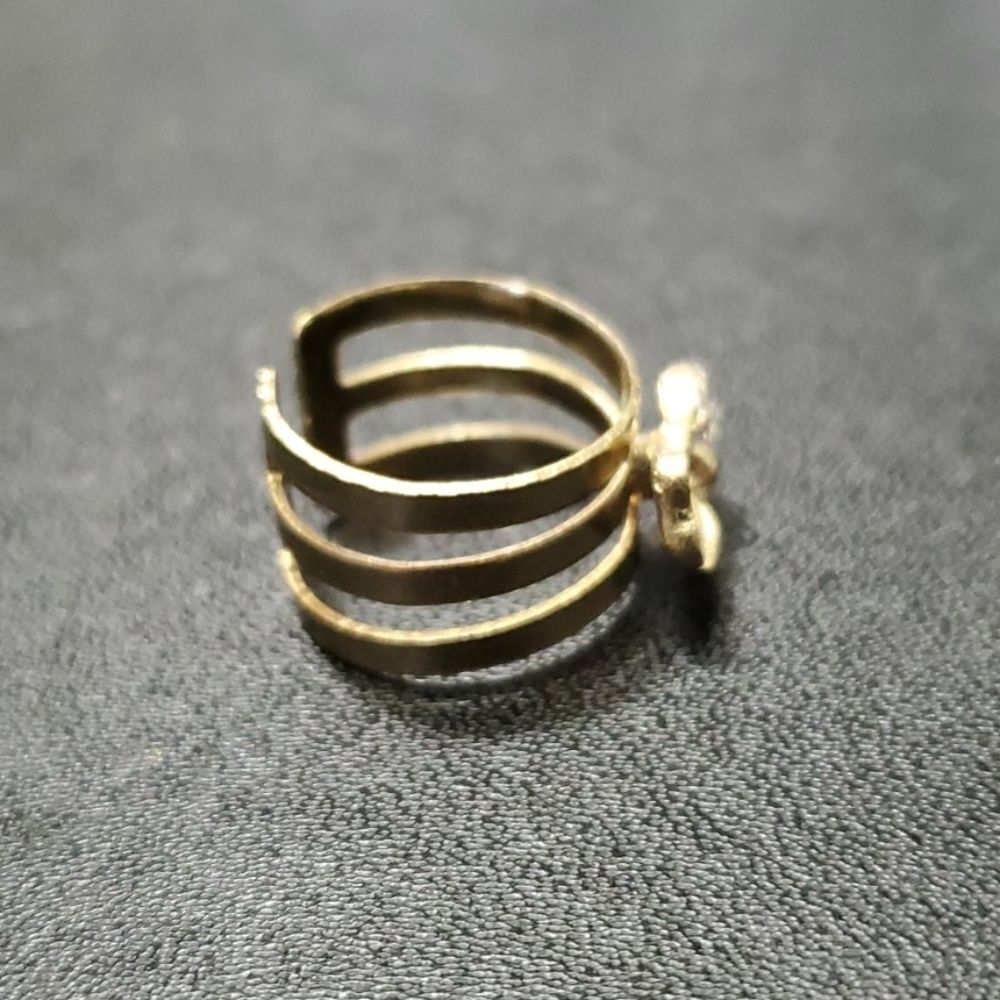 Gold tone bow ring adjustable - Picture 7 of 10